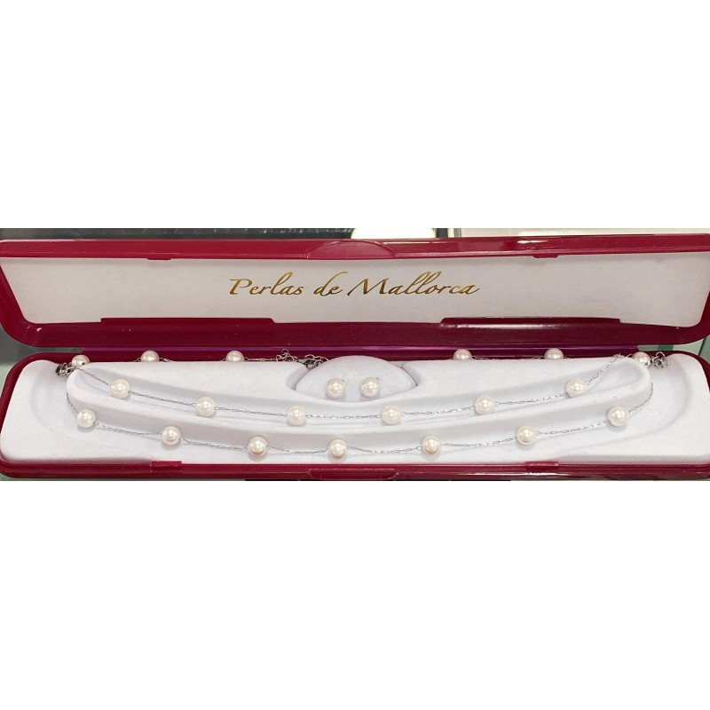 Conjunto de collar, pulsera y pendientes de perlas de Mallorca.
