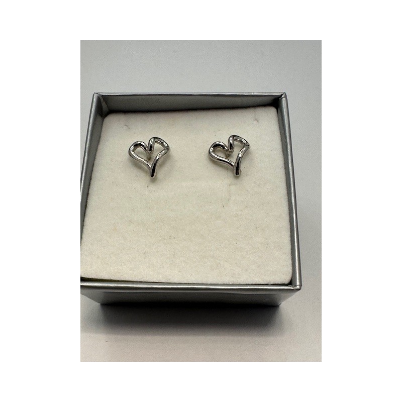 Pendientes plata de ley de 925 m/m, con forma de corazón.