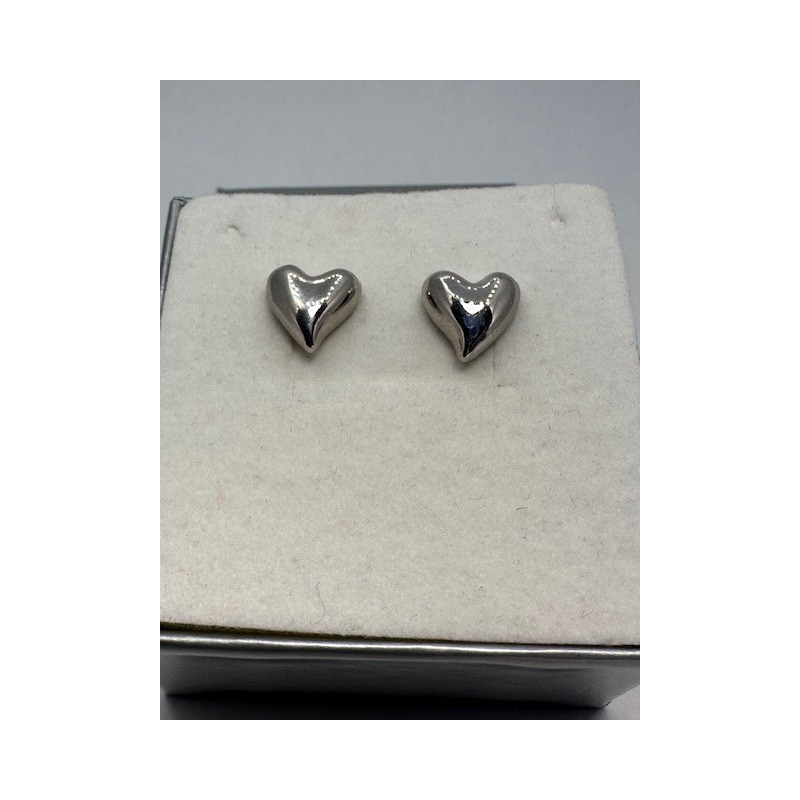 Pendientes plata de ley de 925 m/m, con forma de corazón.