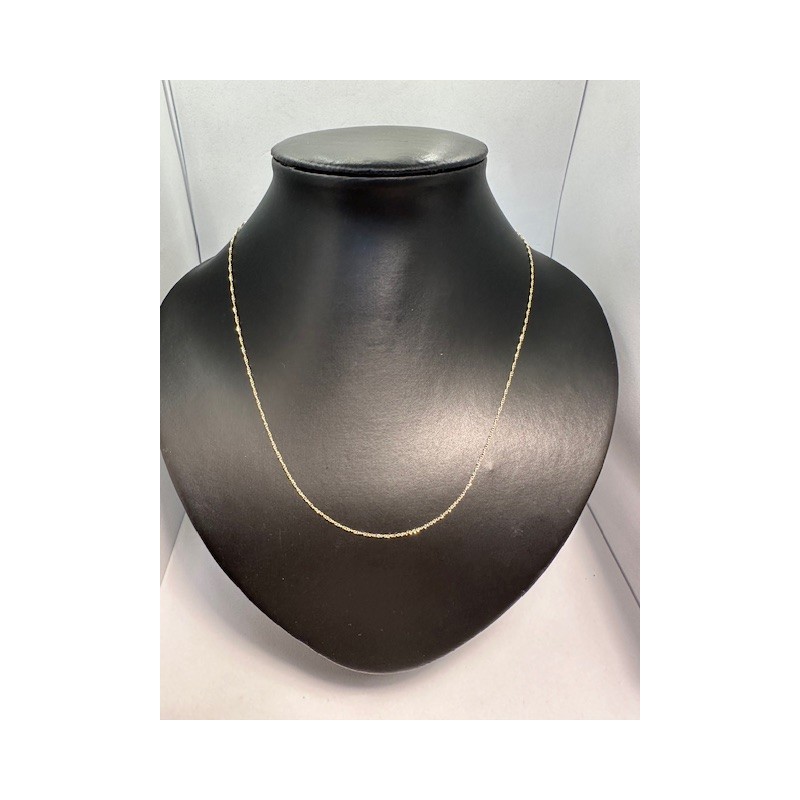 Cadena de oro 18 kts, de 50 cms de largo.