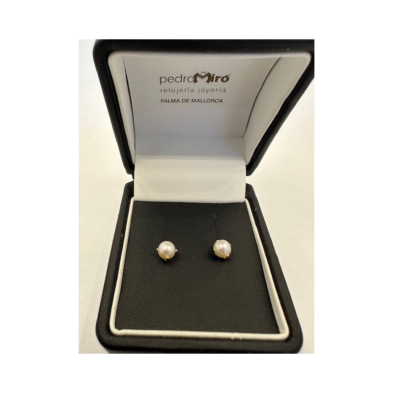 Pendientes de ORO amarillo, de 18 KTS, con perla.