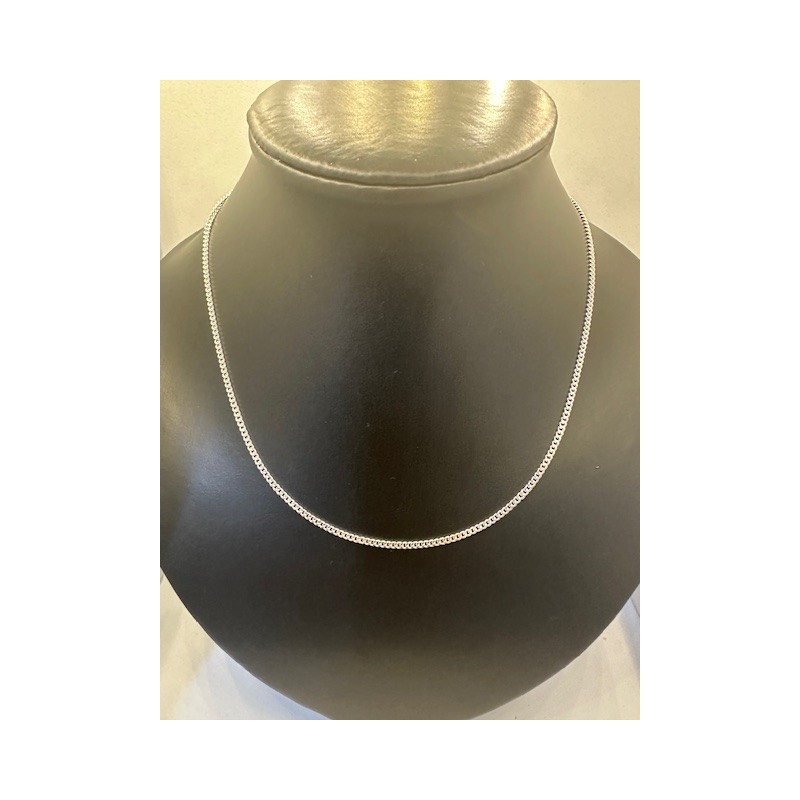 Cadena de plata de ley de 925 m/m de 60 cms de largo.